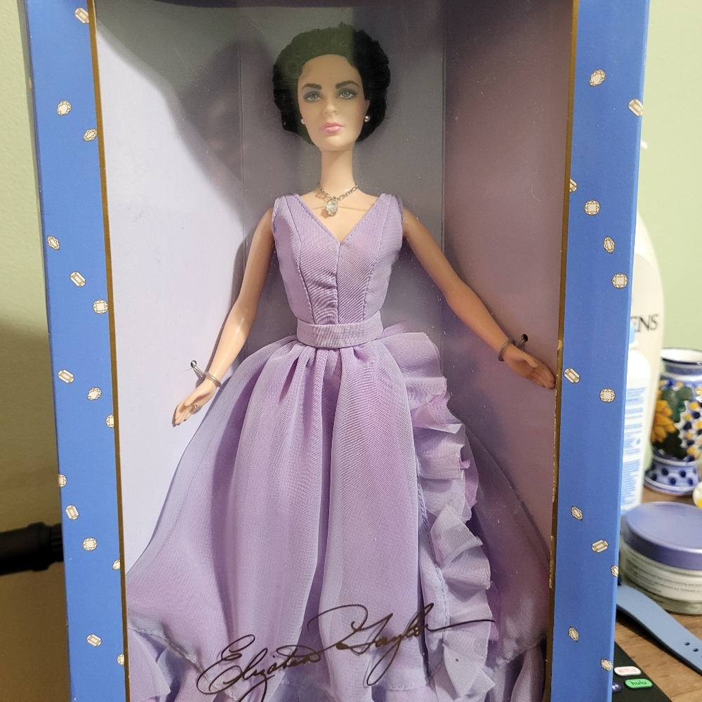 Elizabeth Taylor White Diamonds doll from 2000